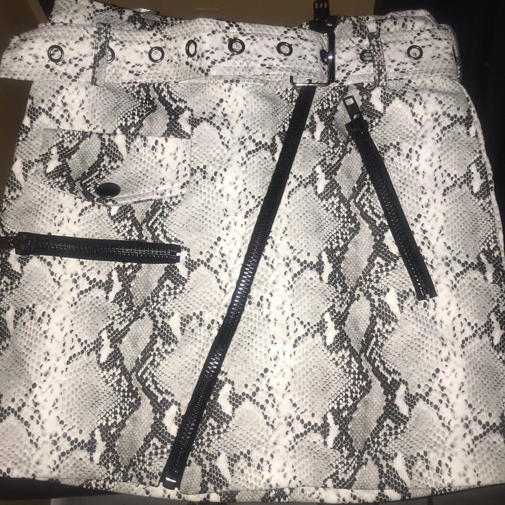 Snakeskin print skirt